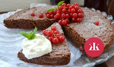 Sezóna ríbezlí: Ochutnaj tento nadýchaný ríbezľovo-čokoládový koláč! - KAMzaKRASOU.sk
